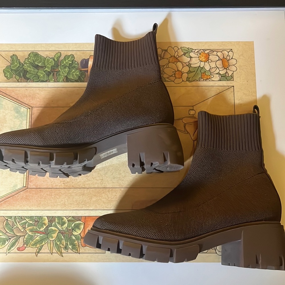 Forever21 Brown Sock Booties Size 7